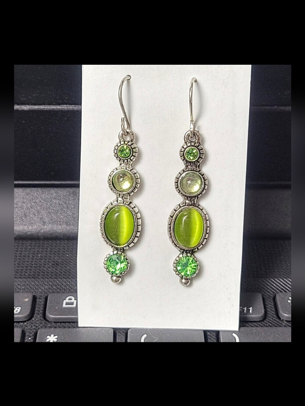 Vintage Lime Green Cat Eye Stone Sliver Dangle Earrings - Picture 4 of 12